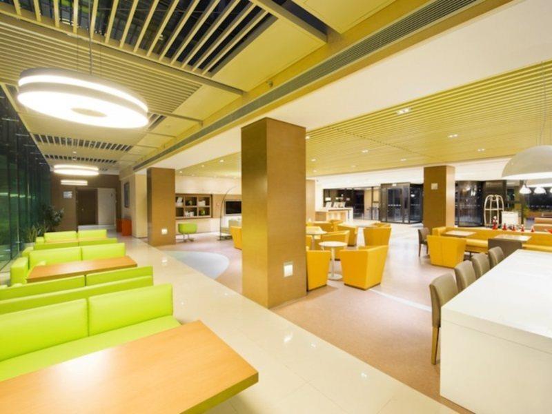 Holiday Inn Express Beijing Airport Zone, An Ihg Hotel Екстер'єр фото